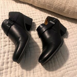 Natural Soul Black Leather Ankle Boots 7